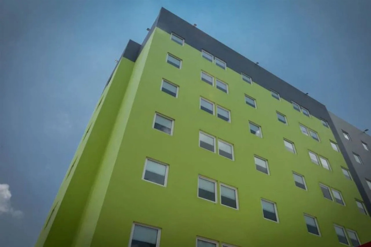 SR Hotel