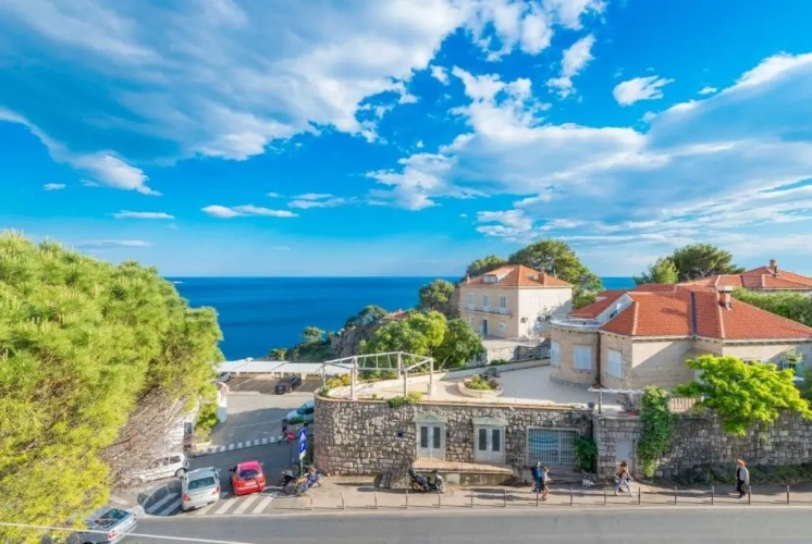 1 Bedroom Apartment with balcony and with sea view