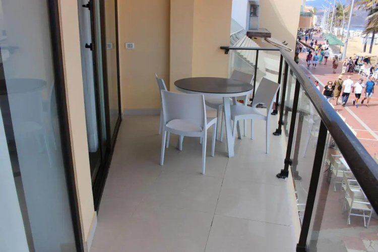 Lord Nelson Las Canteras 1