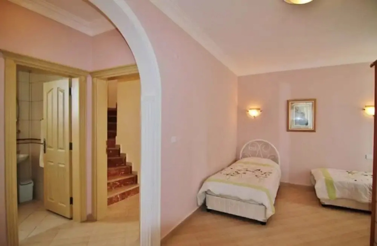 Villa with Majestic Views 1028