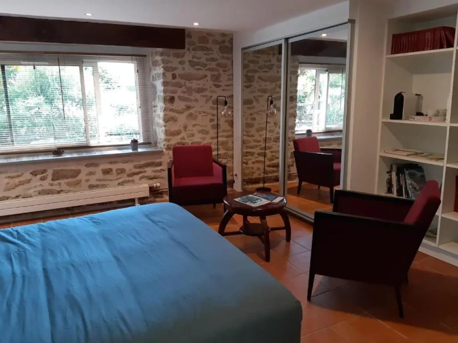 Standard Family room with garden view