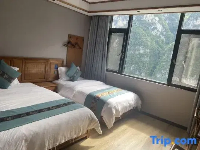 Standard Twin room with river view