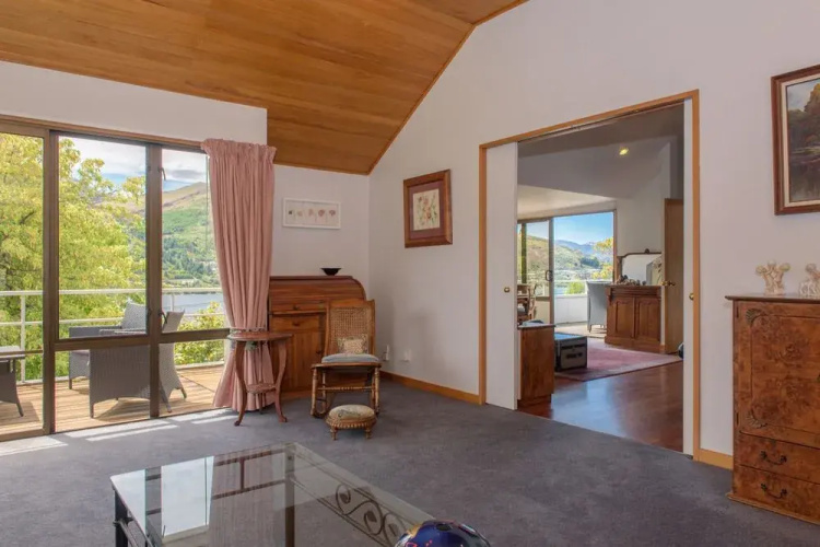Libra Lake View Villa