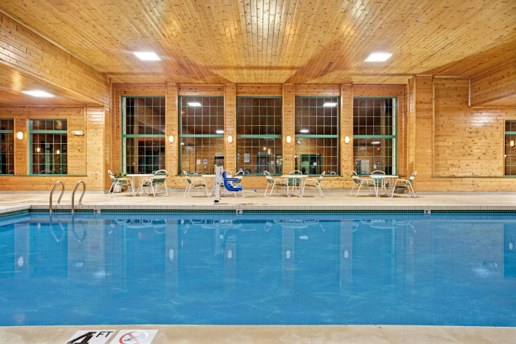 River Hill Inn & Suites