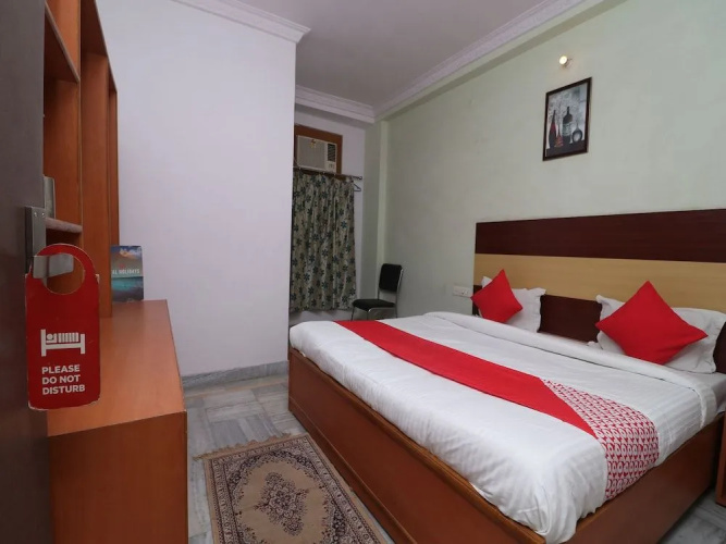 OYO 14898 Hotel Dwarika