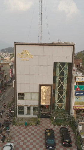 OYO 24912 Hotel Raunak