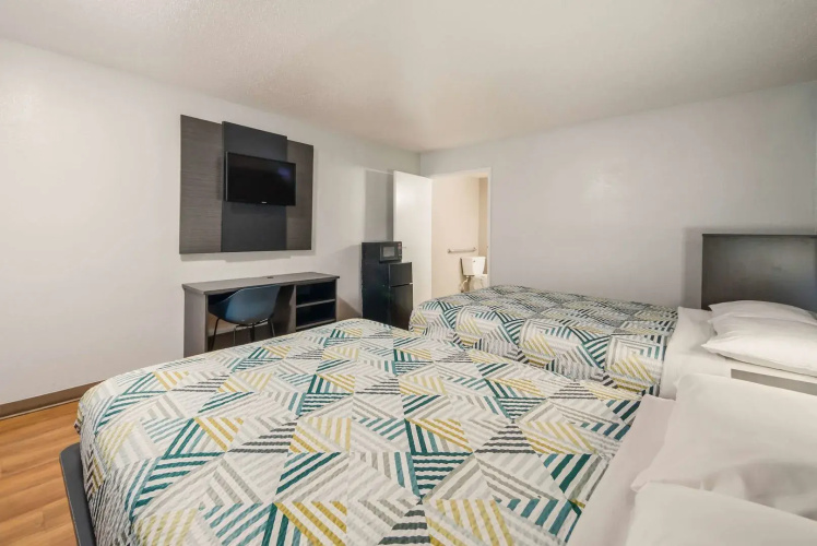 Studio 6 Laredo, TX - North I-35