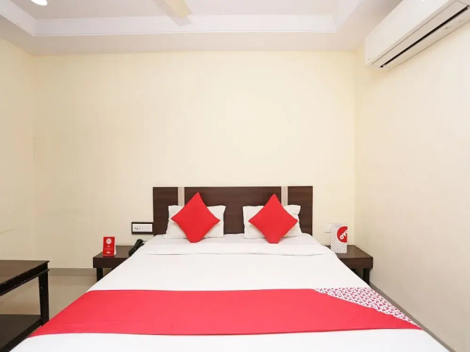 OYO 22040 Hotel Central Plaza