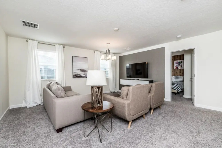 6 Bdrm 5 BA Vacation Home