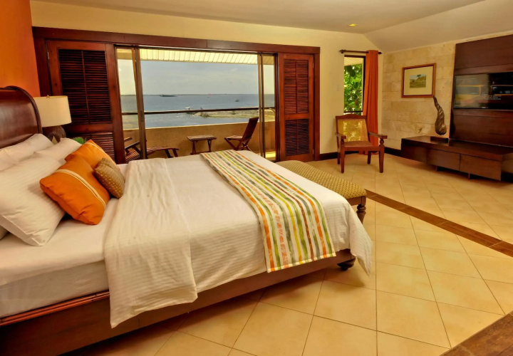 Costabella Tropical Beach Hotel
