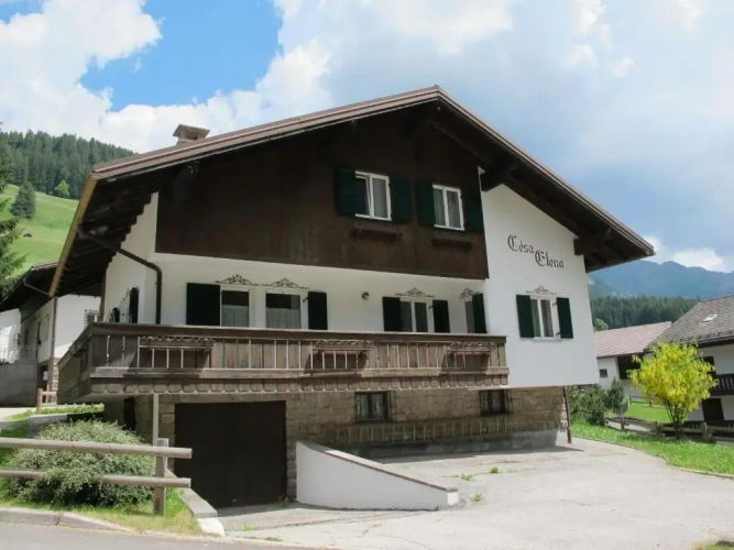 1 Bedroom Apartment with mountain view