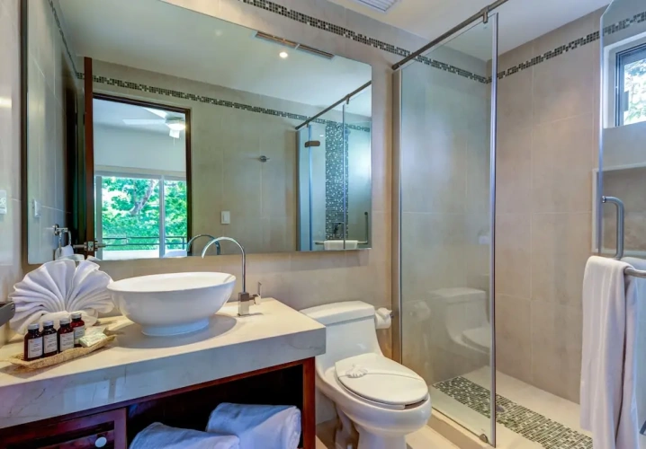 1 Bedroom Apartment with pool view