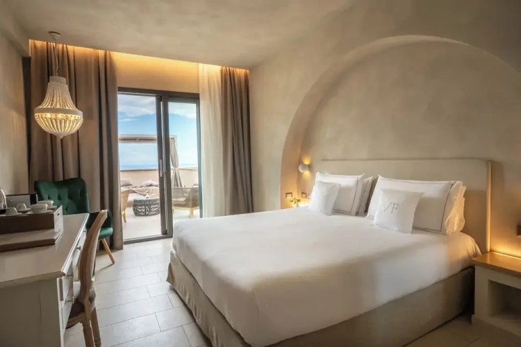 Superior Double room with balcony and with sea view