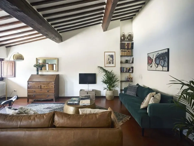 3 Bedrooms Apartment