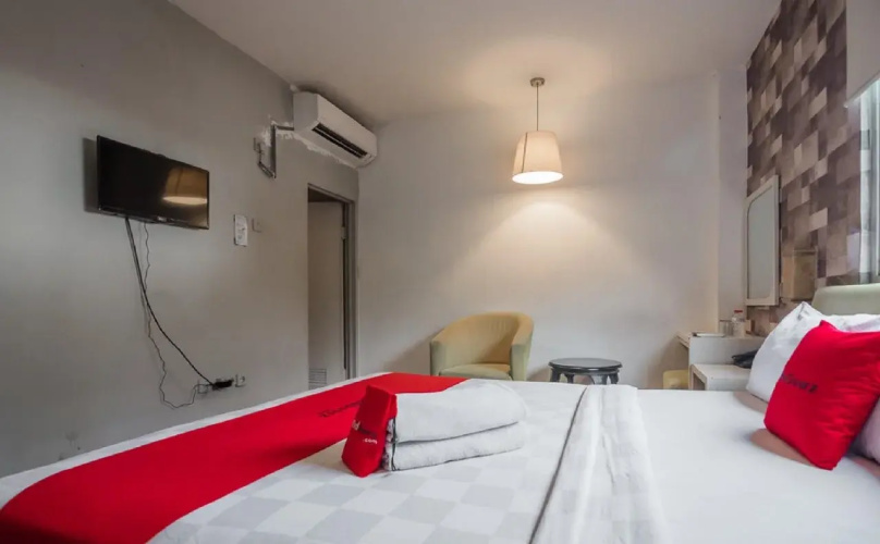 Hotel Feodora by RedDoorz