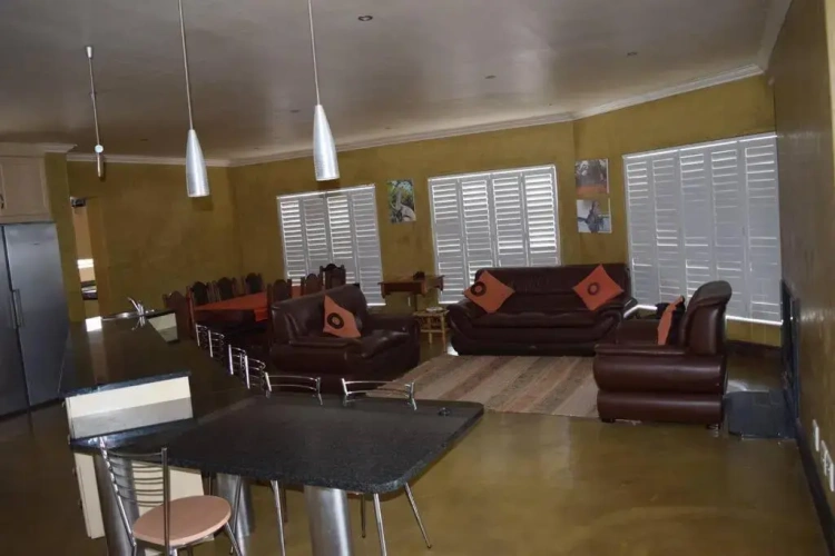 3 Bedrooms Apartment