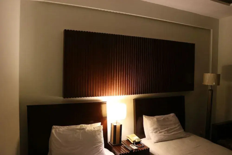 Express Hotel Lahore