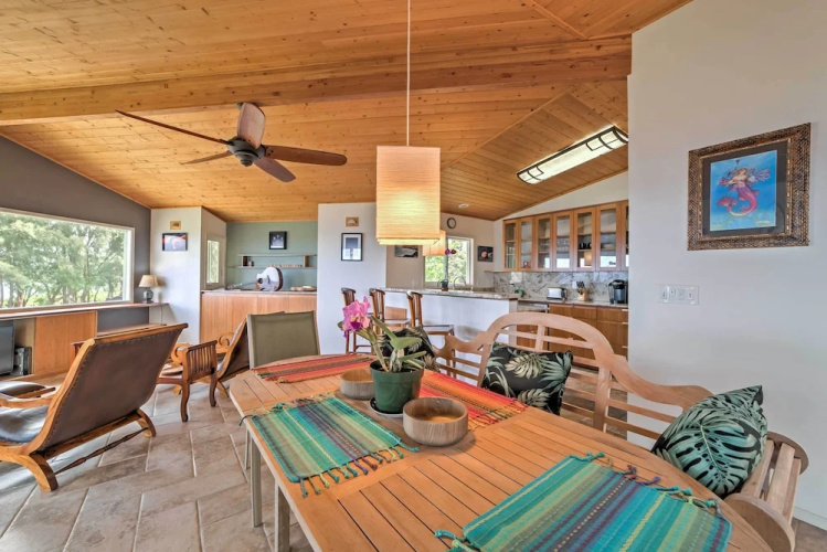 Direct Oceanfront, Big Island Home