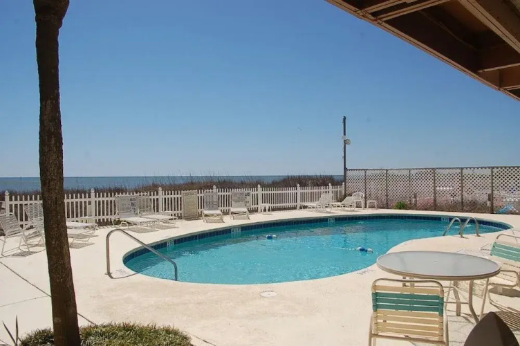 Crescent Beach Villas, unit 101 - 2 Br Condo