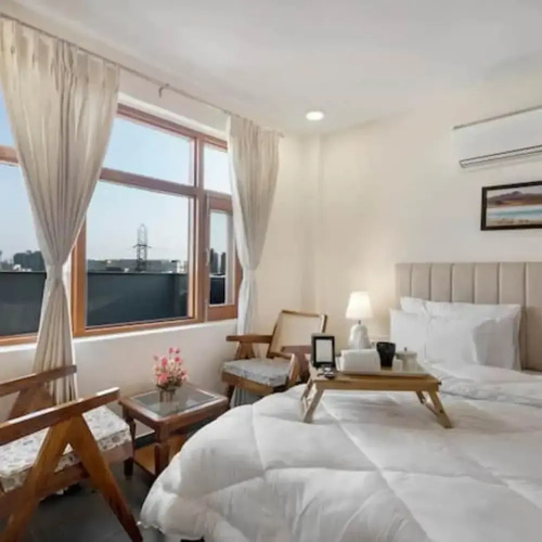 Penthouse W Jacuzzi Garden Extra Room Pets OK