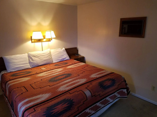 Lamplighter Lodge