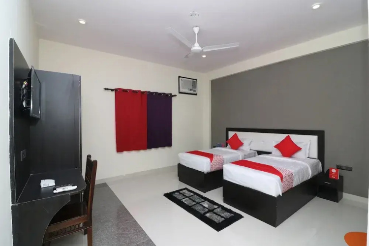 Rosebury by OYO Rooms