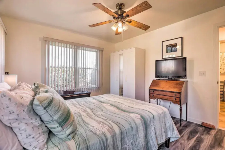 Westerly Vacation Home: Town Beach Access