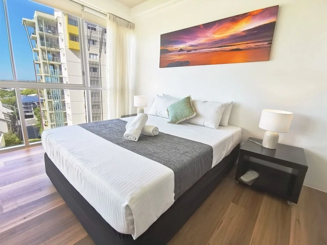 3 Bedrooms Premier Apartment with balcony and with city view