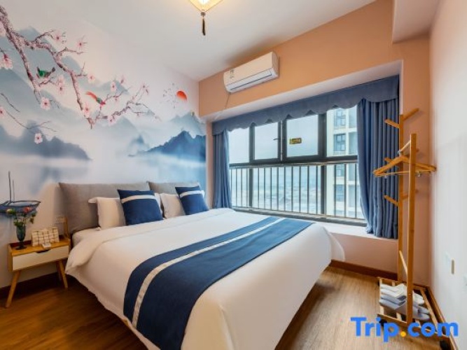 1 Bedroom Business Suite