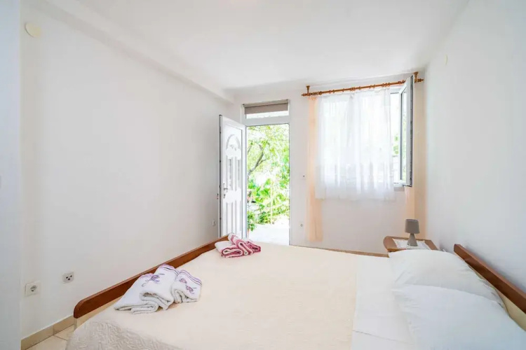 Apartments Zarac