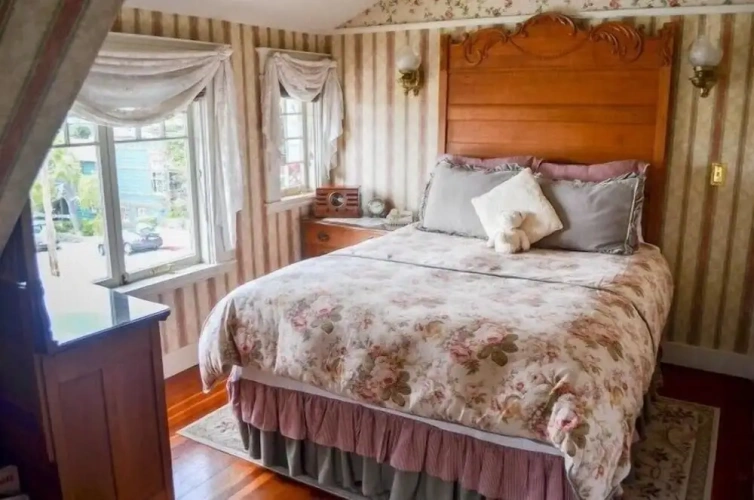 Standard Double room with bay view