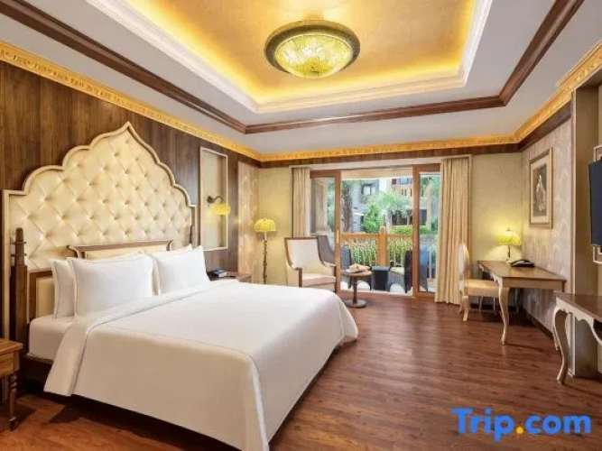 Deluxe Double Basement room with pool view