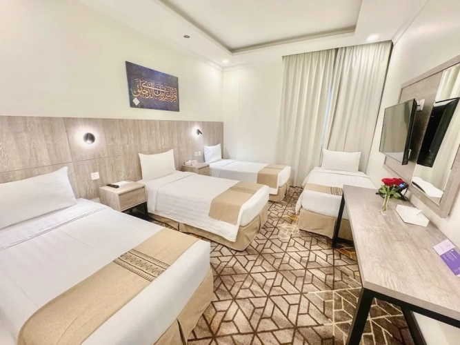 Standard Quadruple room with city view