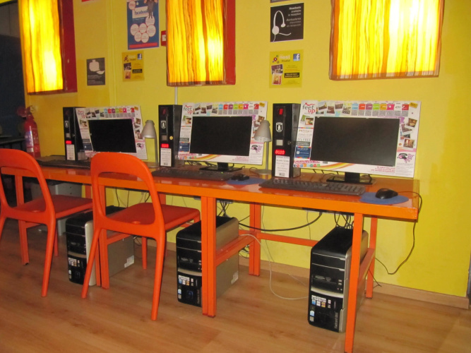 Onefam Les Corts Hostel
