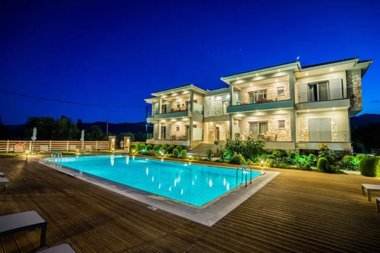 2 Bedrooms Apartment with view