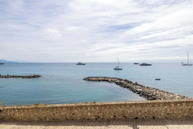 Charming Appt - 1bd/4p- sea View - Antibes Centre