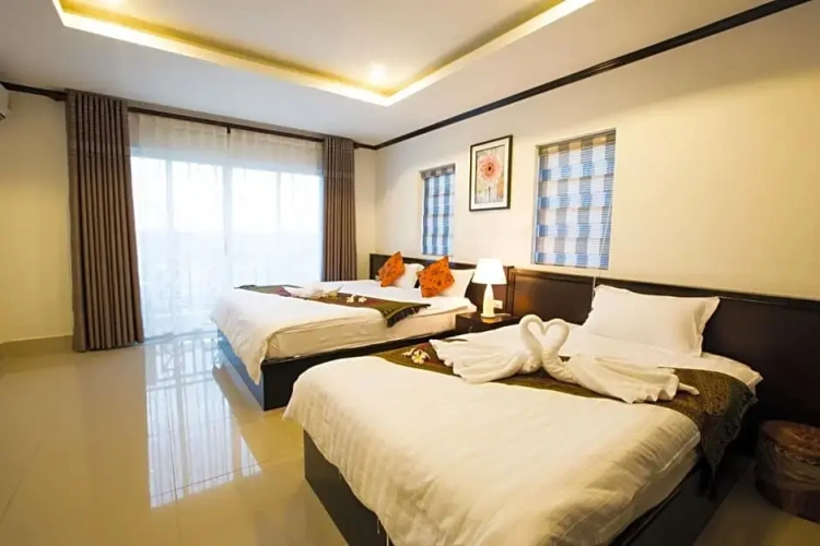 Deluxe Triple room with balcony and with view
