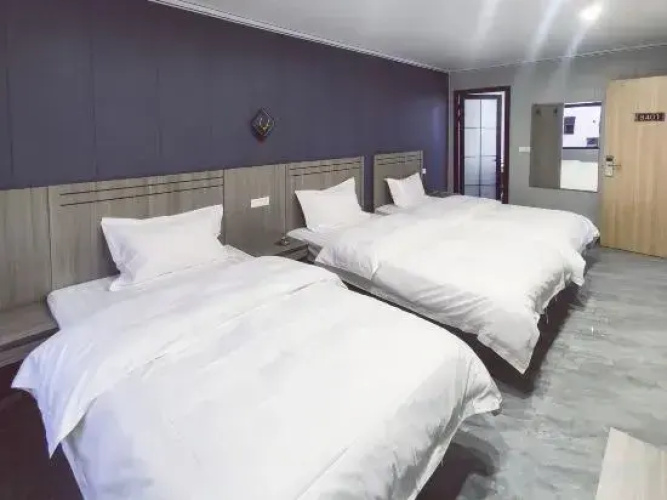 Mengzhou Longfeng Hotel