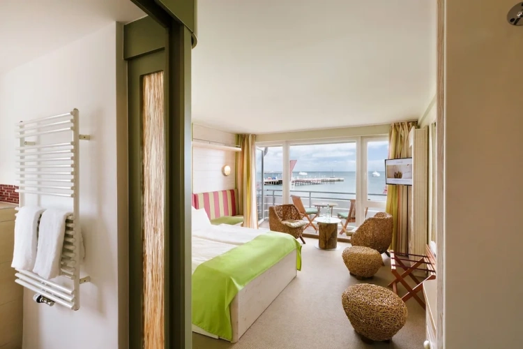 Comfort room