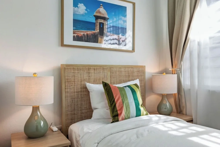 2 Bedrooms Apartment