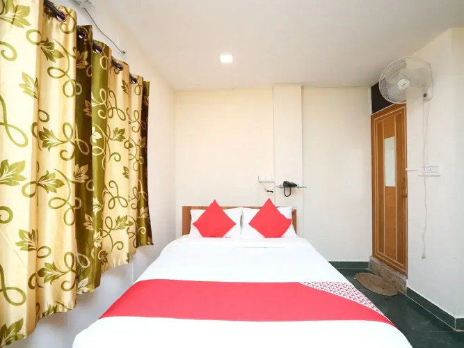 V Wella Comforts By OYO Rooms