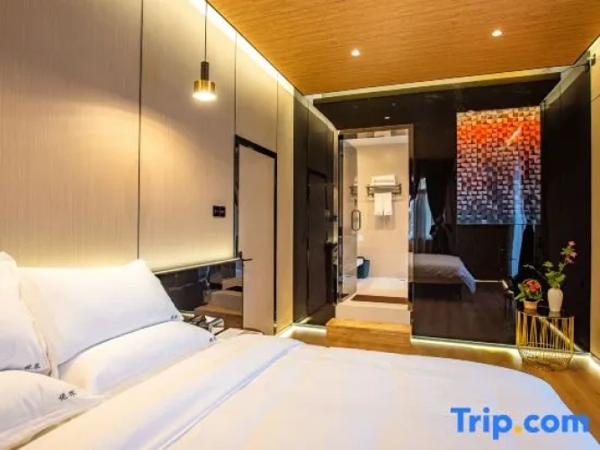2 Bedrooms Suite