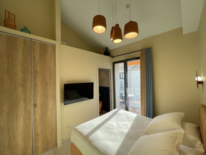 Standard Double room with balcony and with canal view