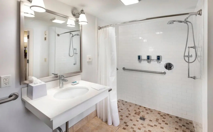 DoubleTree by Hilton Manhattan, KS