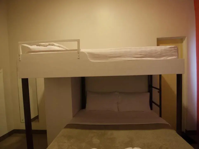 Avenue One Hotel