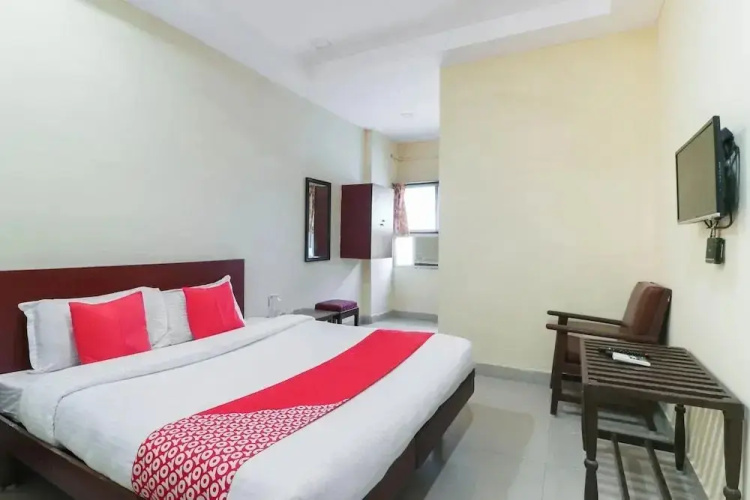 Collection O G Silver Hotels Mount Road