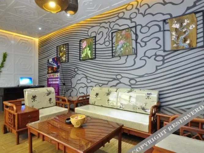 CLOUDS Hotel (Kunming New Luosiwan)(云之尚酒店(昆明新螺蛳湾店))