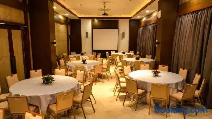 Cebu One Tectona Resort Hotel powered by Cocotel