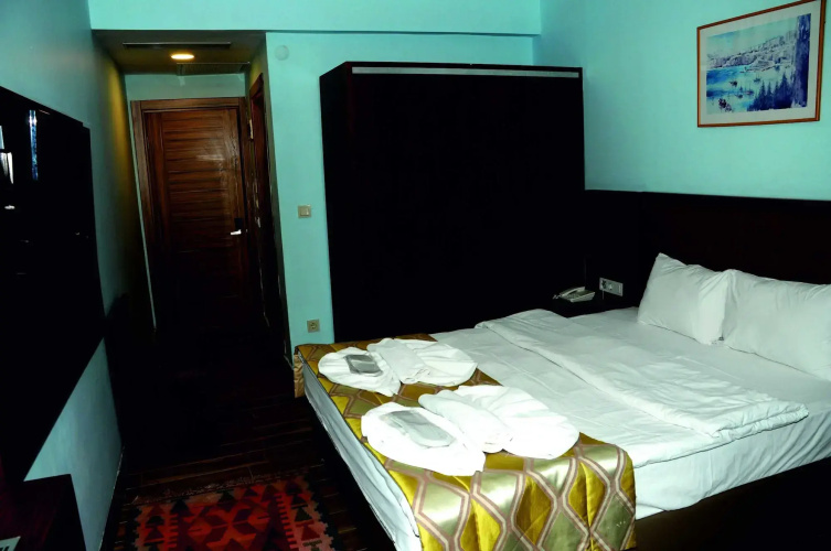Hill River Hotel