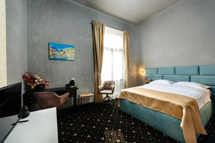 Palace Bulevard